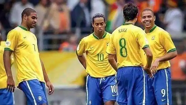 浓墨重彩的 浓墨重彩的