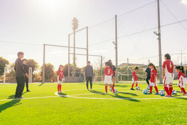 紧随其后的 紧随其后的