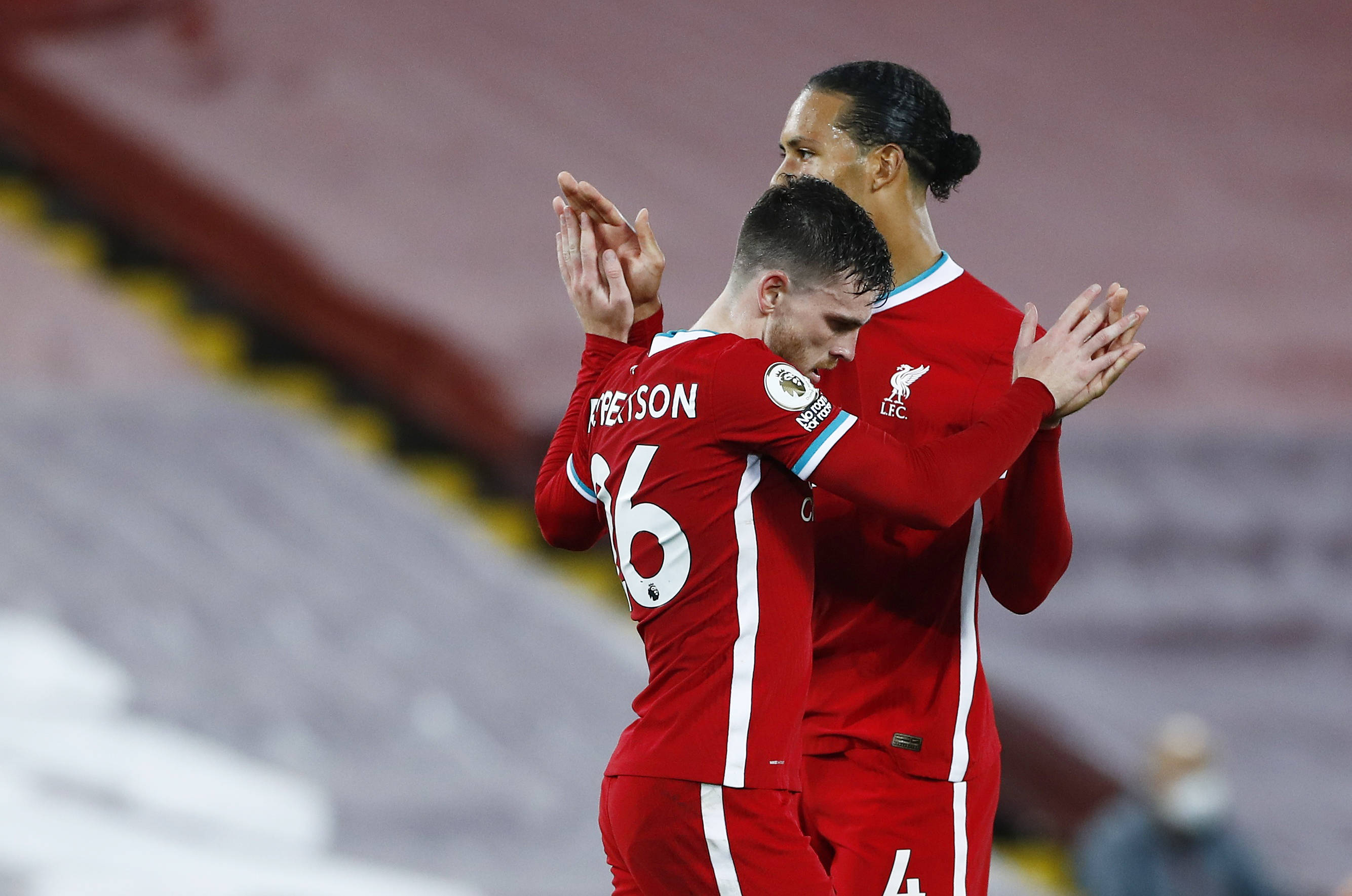 桑德兰vs布伦特福德：扎卡、穆杰莱首发，亨德森、凯莱赫出战